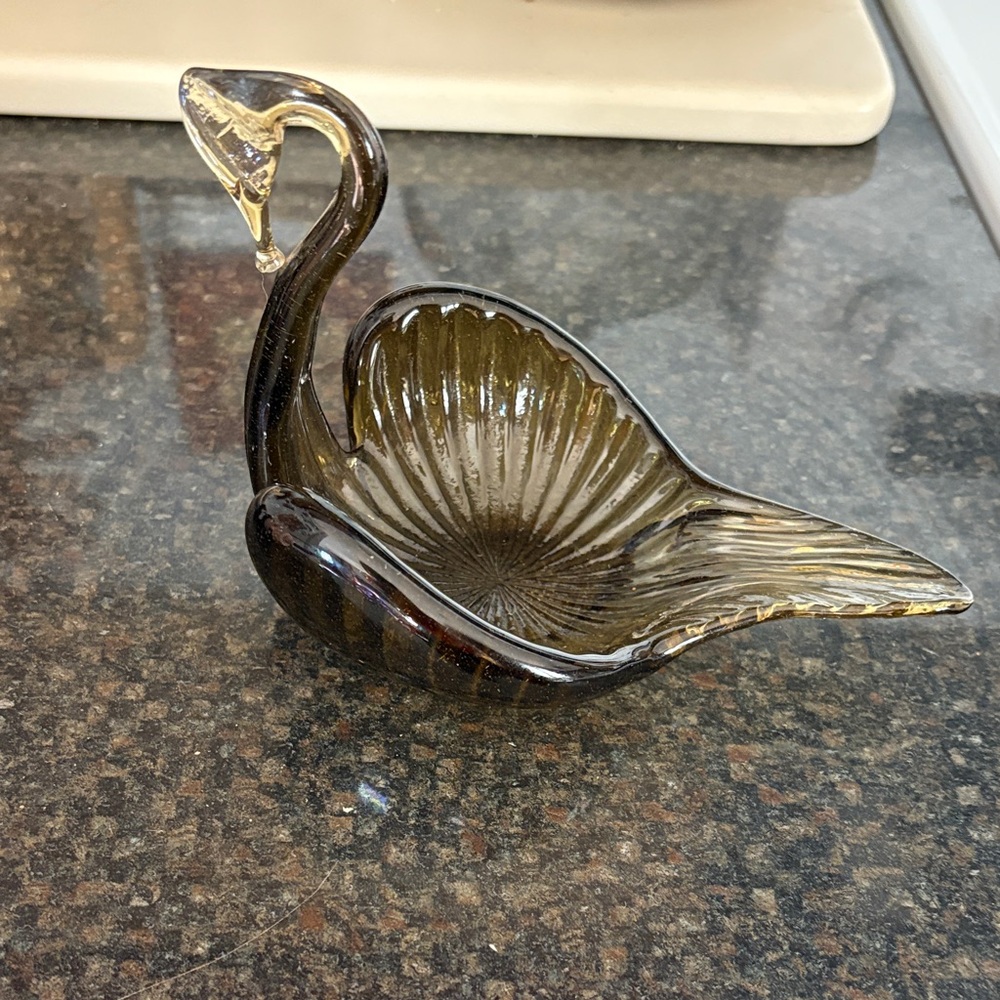 Mcm hand blown Italian Elegant Glass Swan Figurine